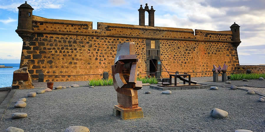 Museo Internacional de Arte Contemporáneo Castillo de San José